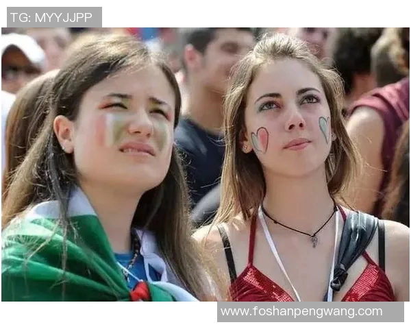 手绘T恤展现足球明星魅力与个性打造独特时尚潮流