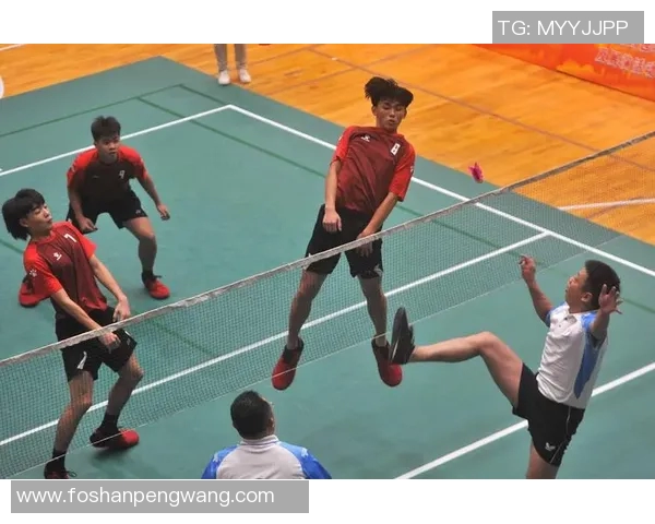 踢毽子与足球明星的完美结合展现运动魅力与技巧之美